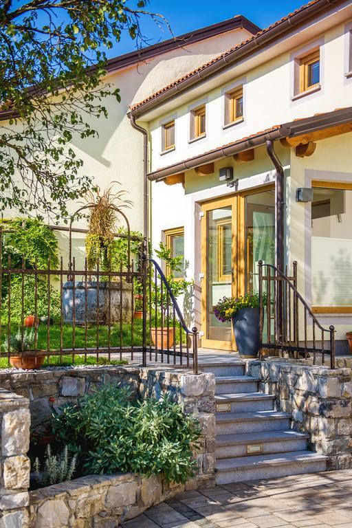 Zenja - Nature Property - Garden - Parking Yard Divaca Luaran gambar